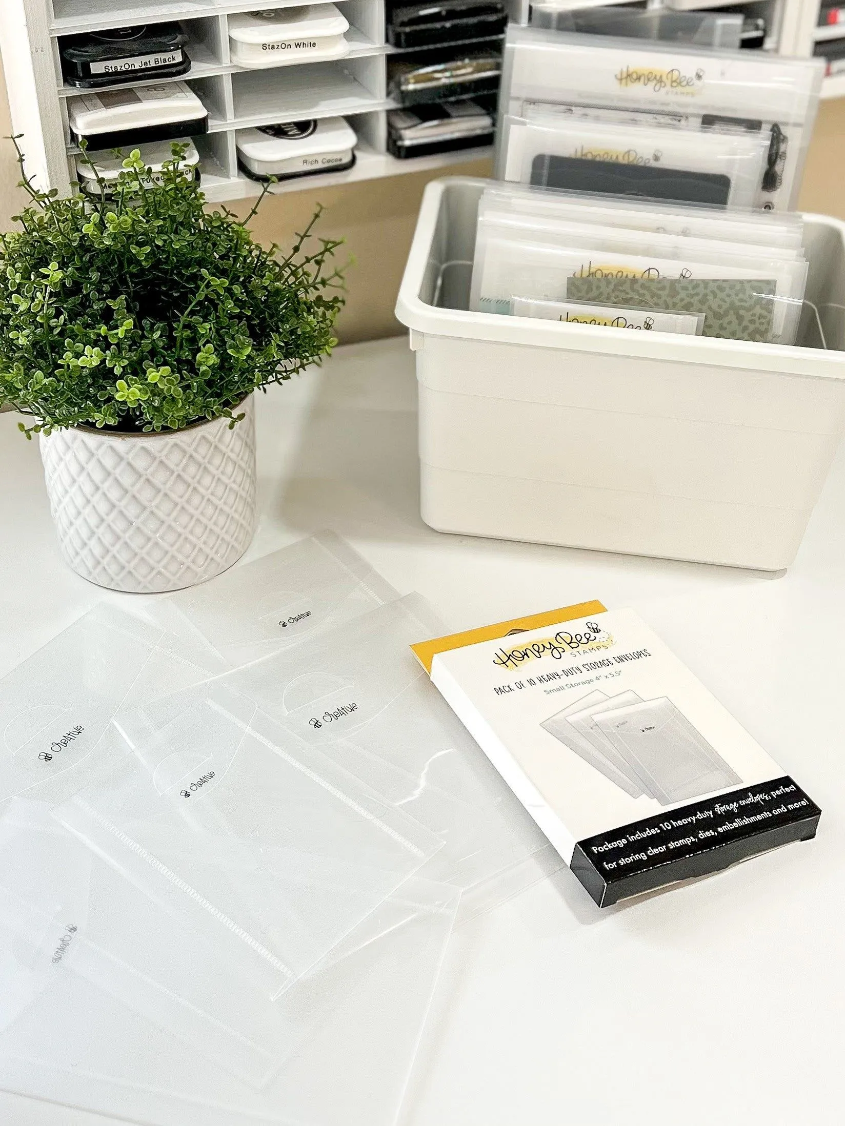 Bee Creative - Medium Storage Pockets 5" x 8"