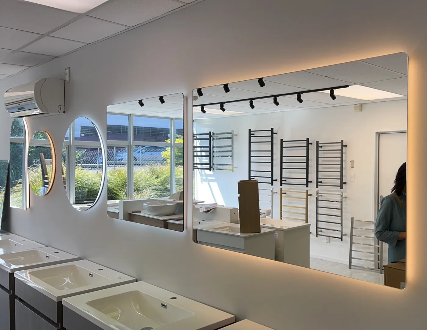 Frameless LED Rectangle Mirror | 750*700MM | Demister | 3 Colour Choices