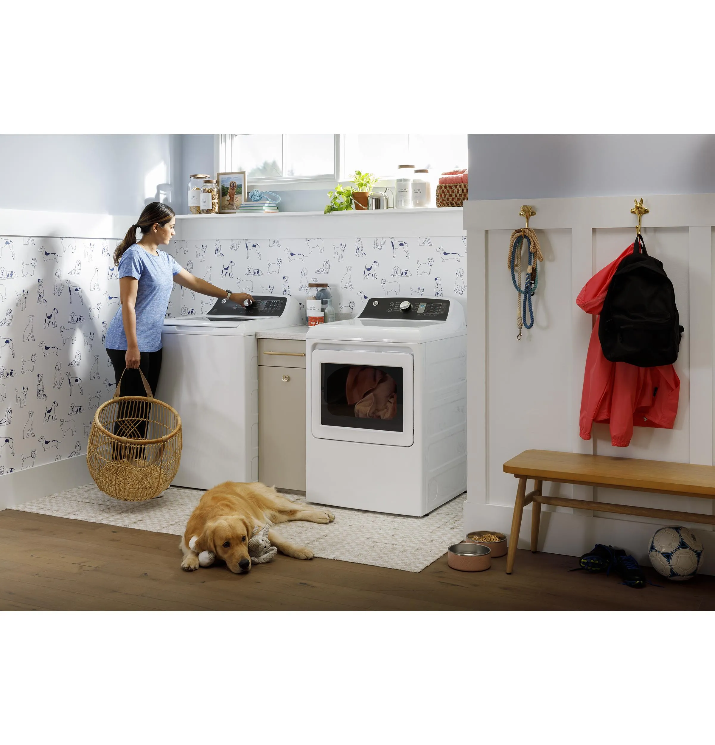 GTD58GBSVWS GE® 7.4 cu. ft. Capacity Gas&#x00A0;Dryer with Up To 120 ft. Venting&#x00A0;and&#x00A0;Sensor Dry