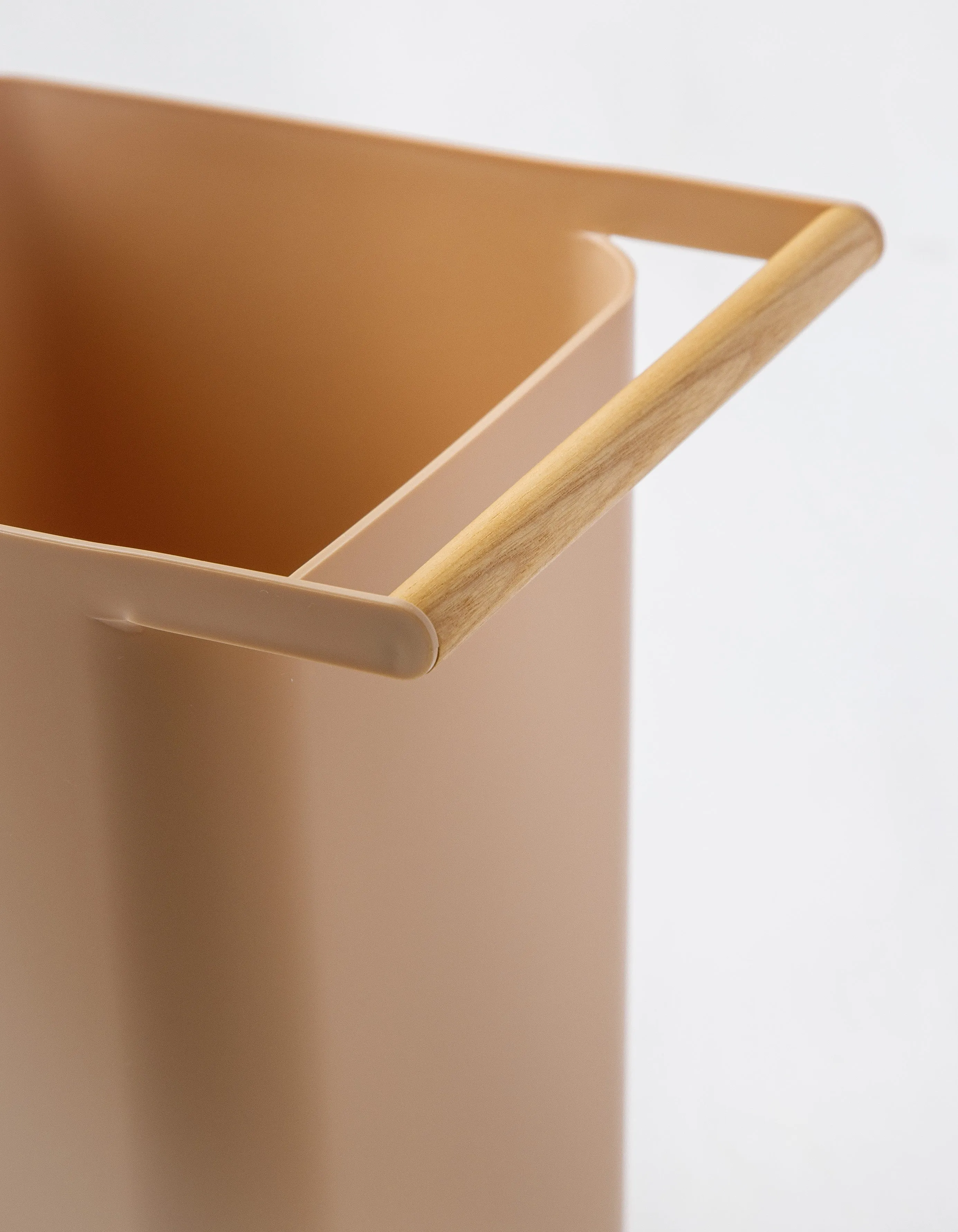 Trash Bin with Handle