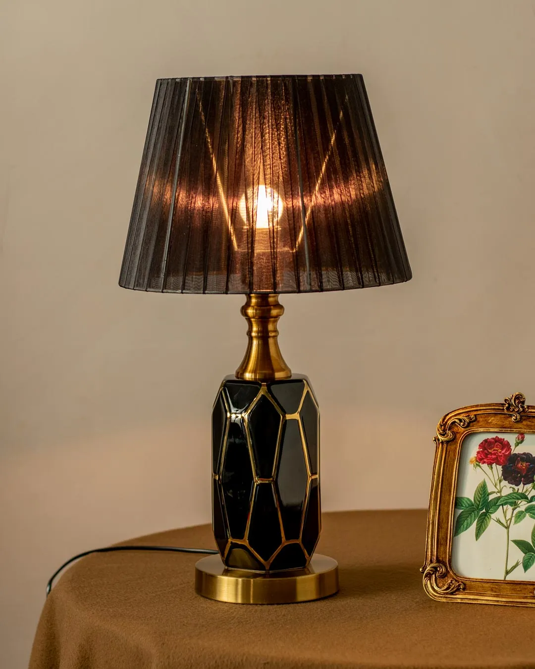 'Trellis' Ceramic Table Lamp - Black