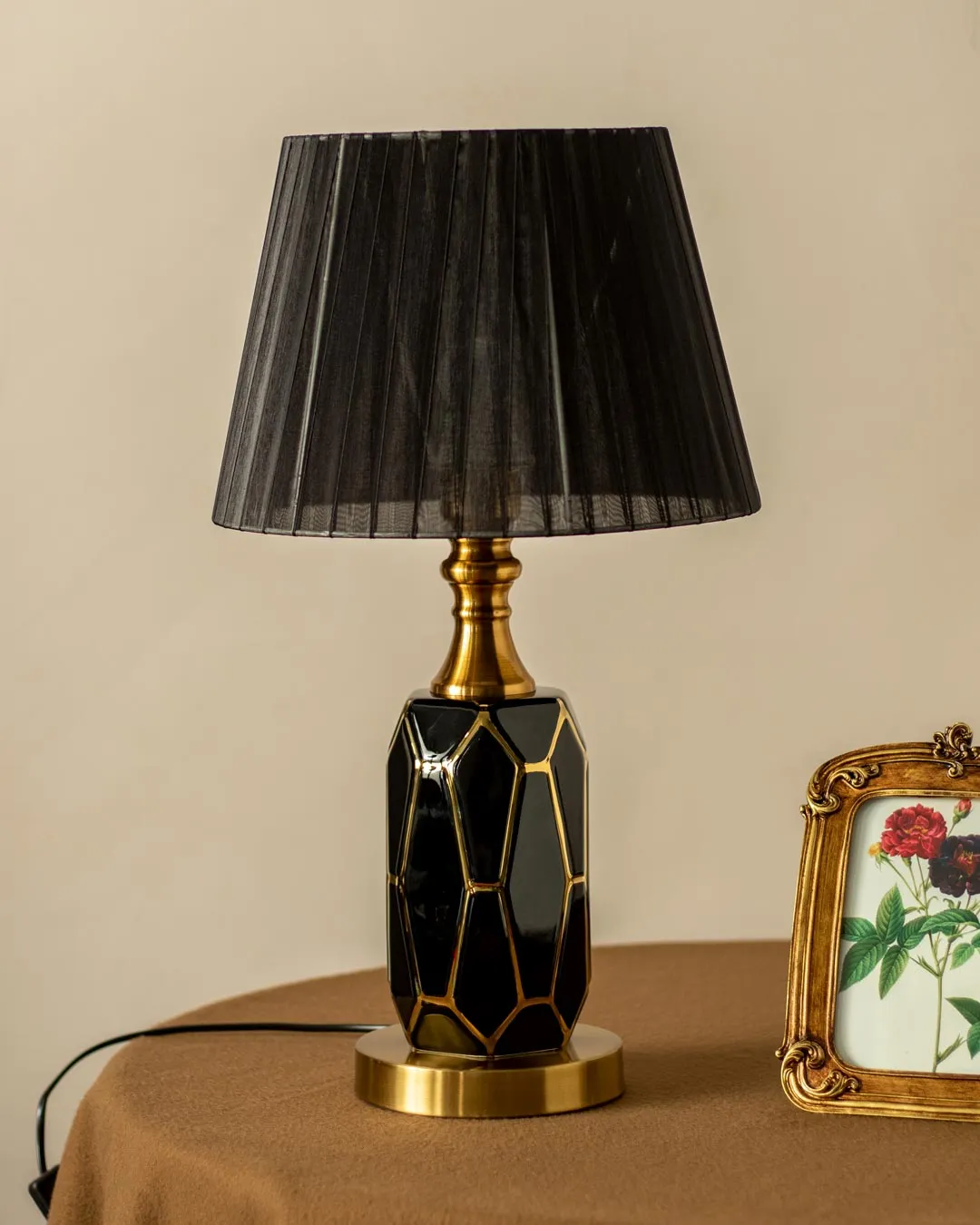 'Trellis' Ceramic Table Lamp - Black