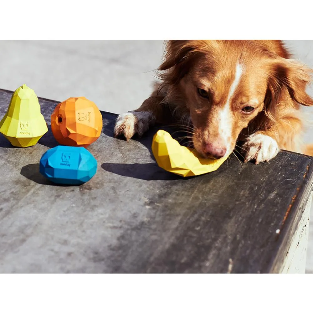 Zee.Dog Super Banana Dog Toy